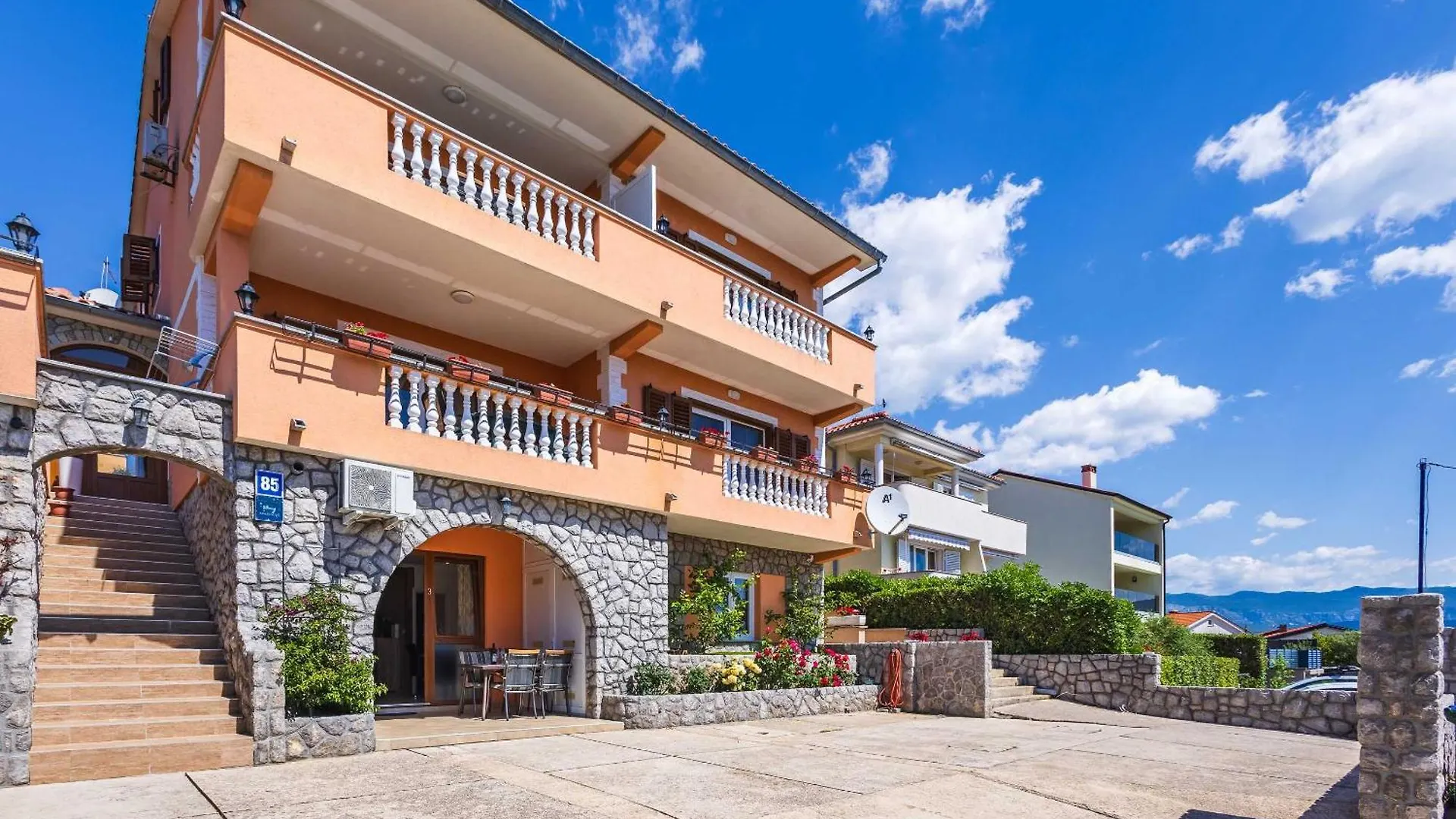 Apartments Rose Čižići