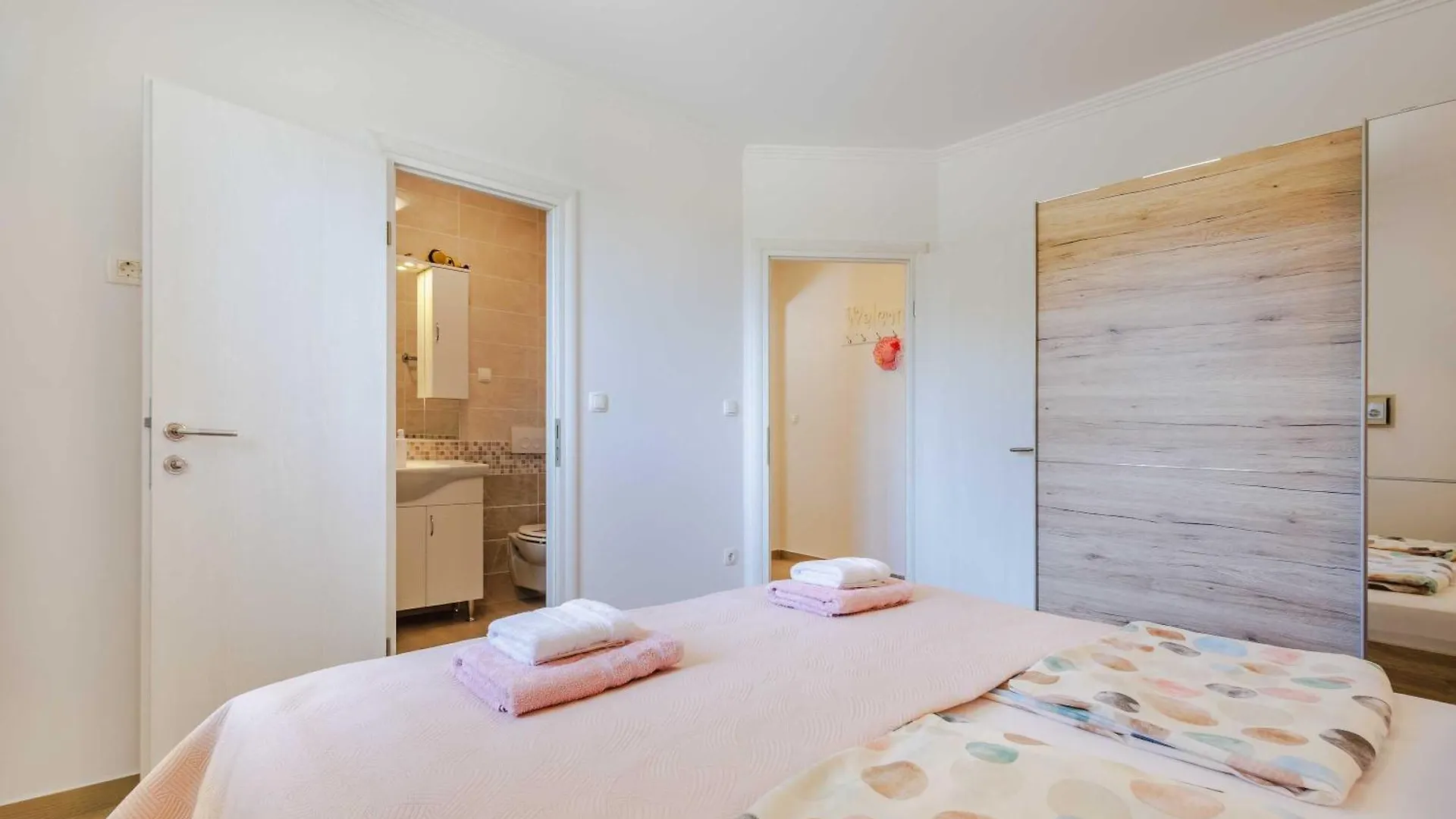 Apartments Rose Čižići