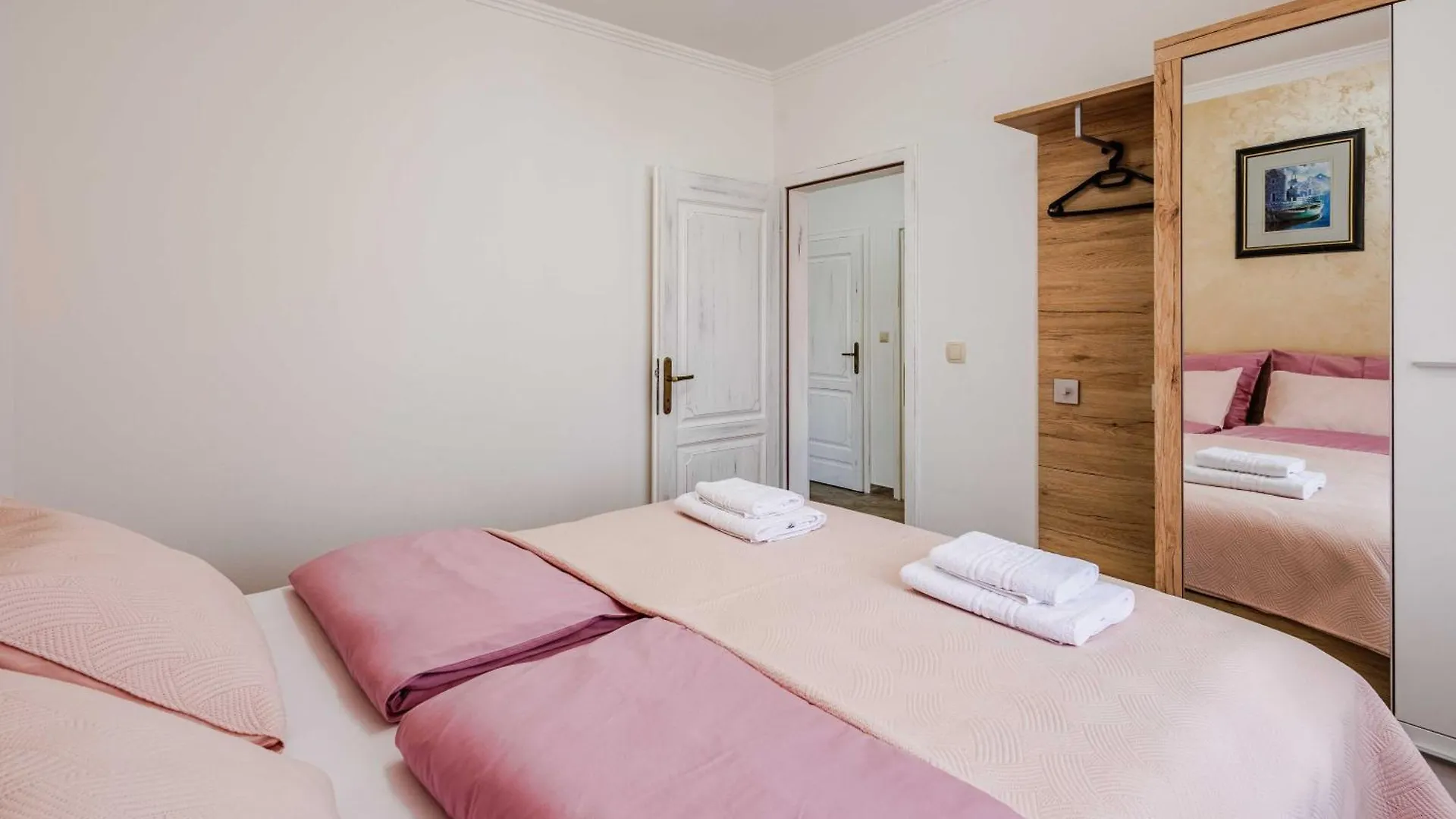 Apartments Rose Čižići